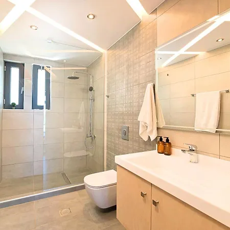 Fuer 15 Personen In Chania, Kreta West Kreta Holiday home