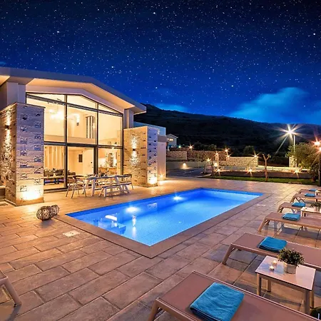 Fuer 15 Personen In Chania, Kreta West Kreta Holiday home *